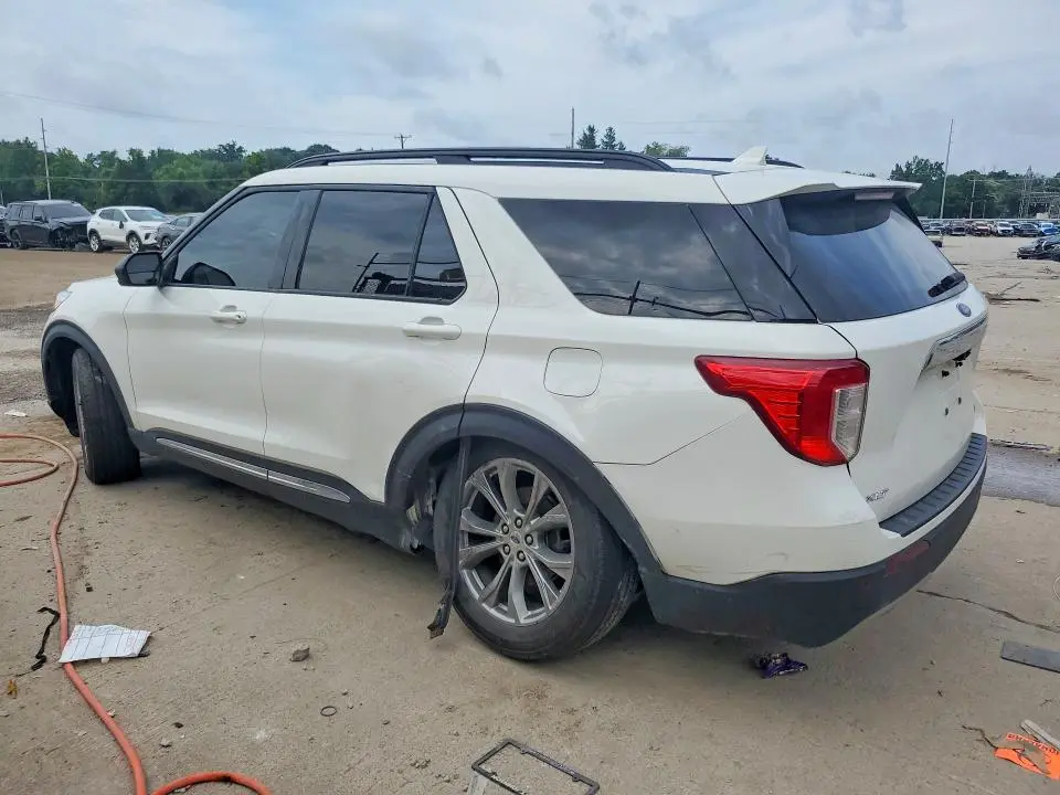 2022 FORD EXPLORER XLT  