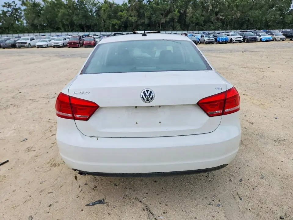2015 VOLKSWAGEN PASSAT S  
