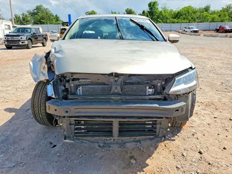 2015 VOLKSWAGEN JETTA SE  