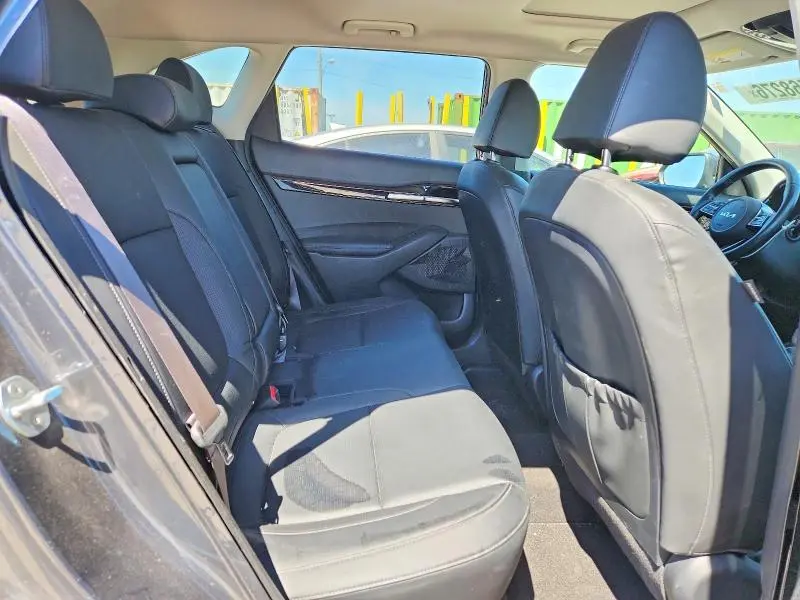 2022 KIA SELTOS EX  