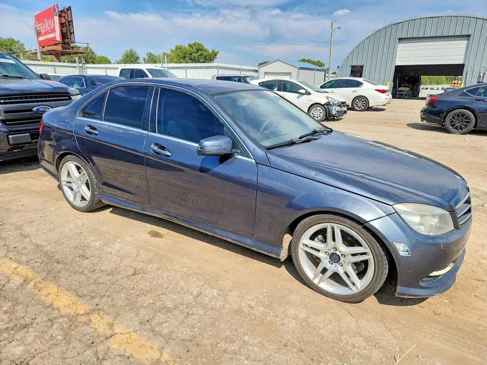 2011 MERCEDES-BENZ C 300  
