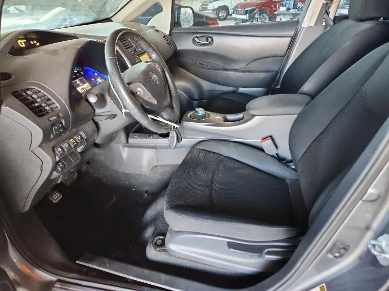 2015 NISSAN LEAF S  
