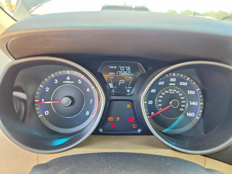 2012 HYUNDAI ELANTRA GLS  