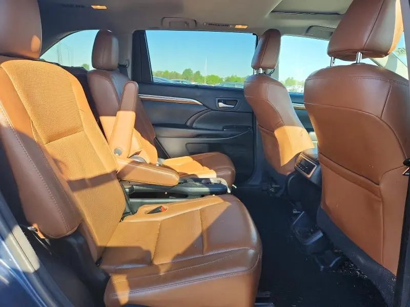 2017 TOYOTA HIGHLANDER LIMITED  