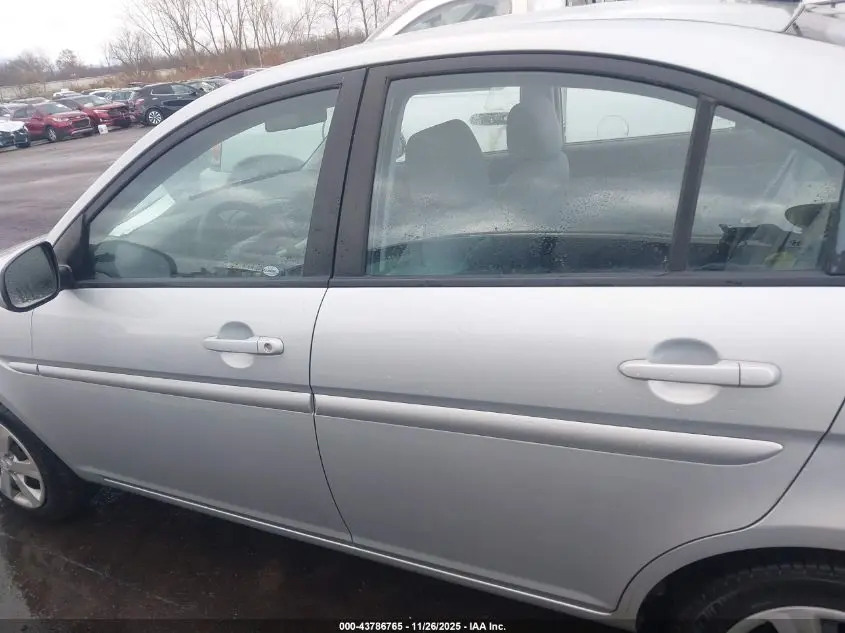 2010 HYUNDAI ACCENT GLS