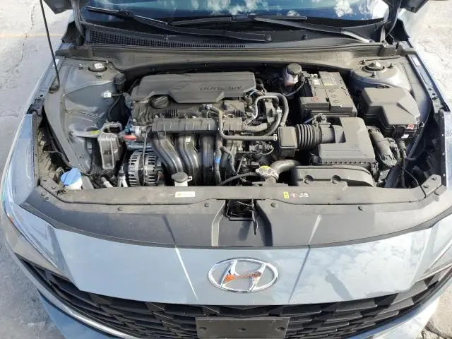 2022 HYUNDAI ELANTRA SE  