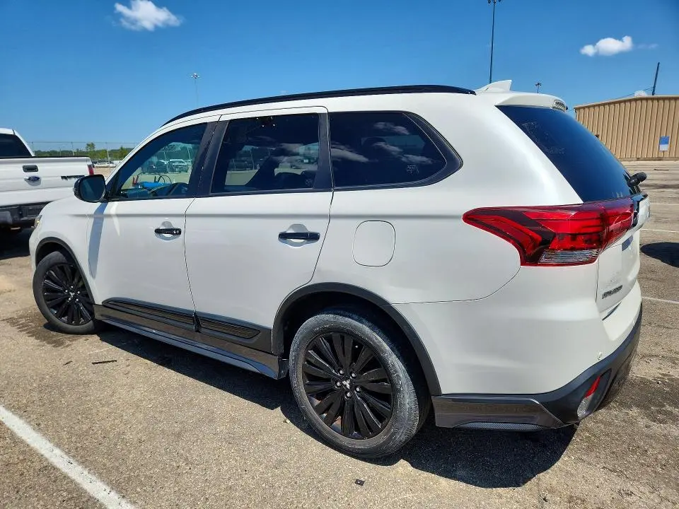 2020 MITSUBISHI OUTLANDER SE  