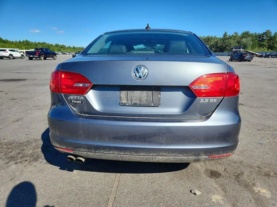 2013 VOLKSWAGEN JETTA SE  