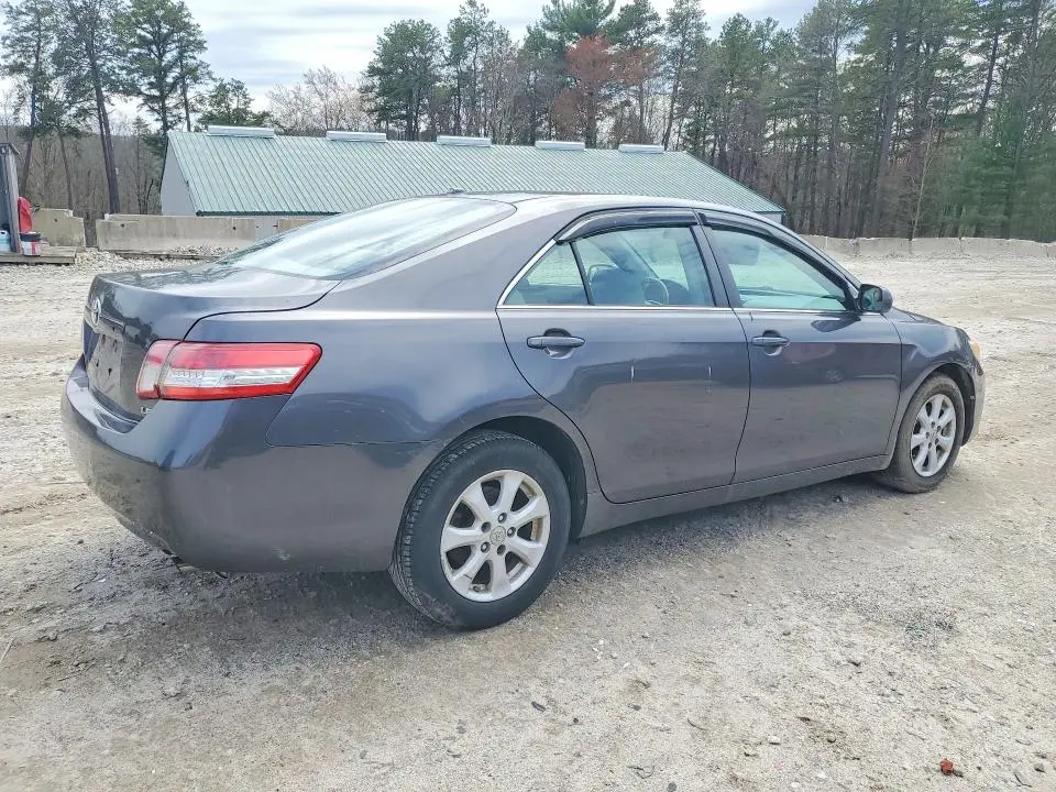 2011 TOYOTA CAMRY LE  