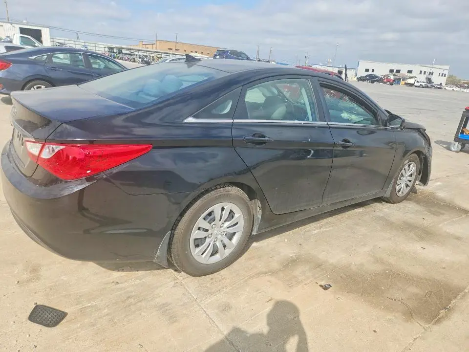 2012 HYUNDAI SONATA GLS  
