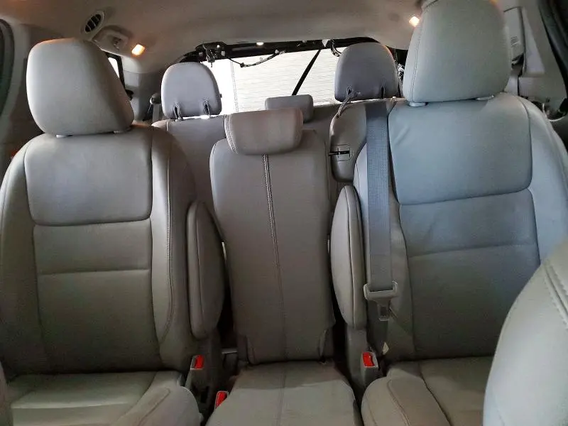 2015 TOYOTA SIENNA XLE  