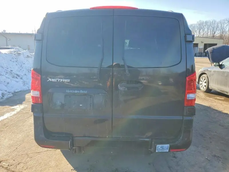 2017 MERCEDES-BENZ METRIS   