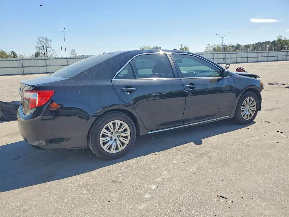 2014 TOYOTA CAMRY LE  