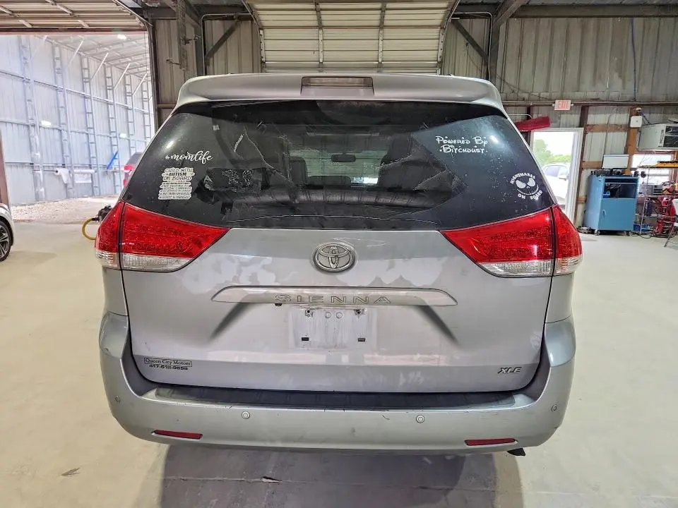 2011 TOYOTA SIENNA XLE 8-PASSENGER  
