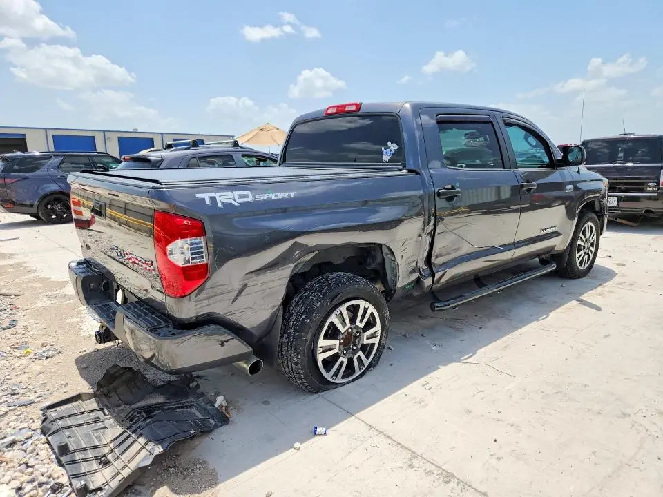 2018 TOYOTA TUNDRA CREWMAX SR5  
