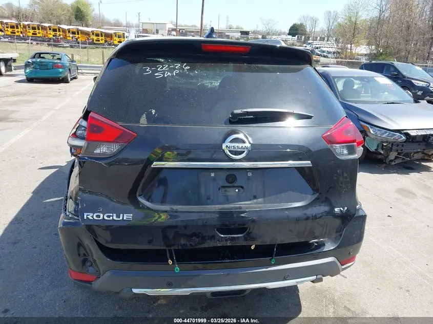 2020 NISSAN ROGUE SV FWD
