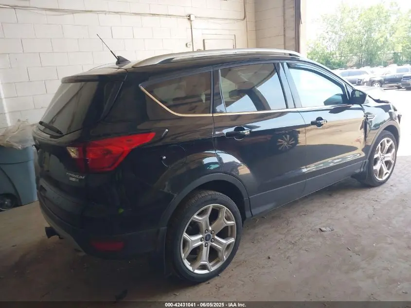 2019 FORD ESCAPE TITANIUM