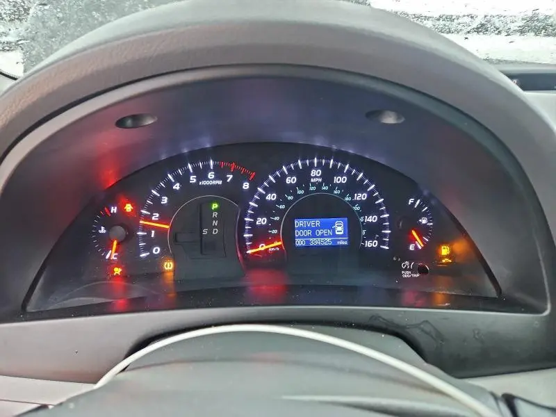 2011 TOYOTA CAMRY SE  