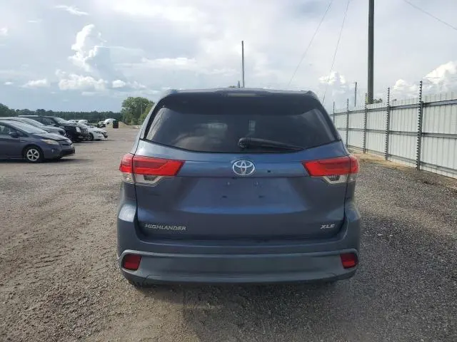 2017 TOYOTA HIGHLANDER SE  