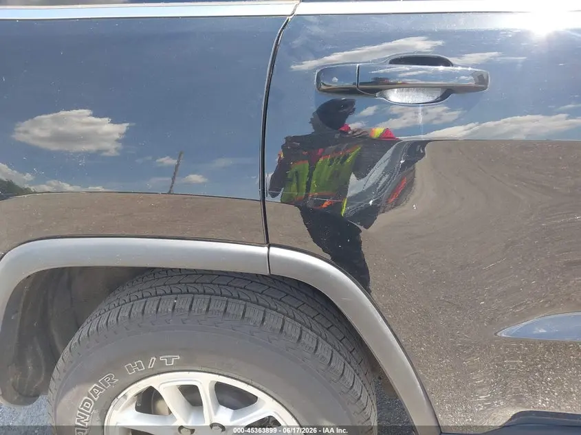 2019 JEEP GRAND CHEROKEE LAREDO E 4X4
