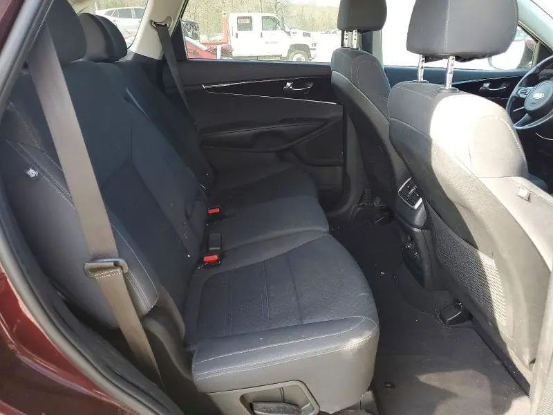 2018 KIA SORENTO LX  