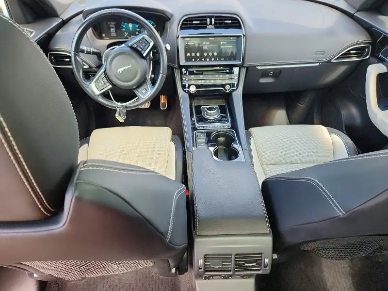 2017 JAGUAR F-PACE R - SPORT  