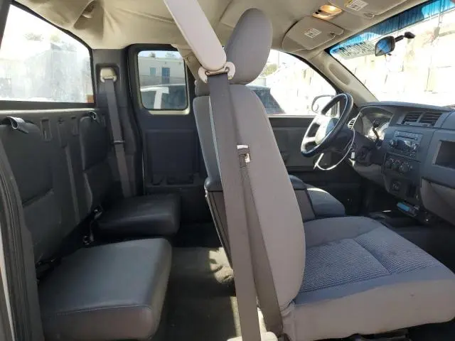 2011 DODGE DAKOTA ST  