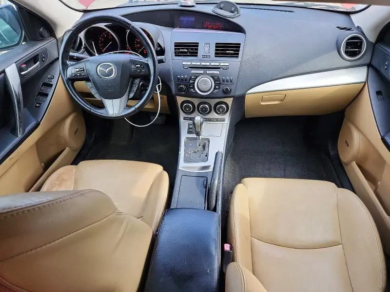 2011 MAZDA 3 S  