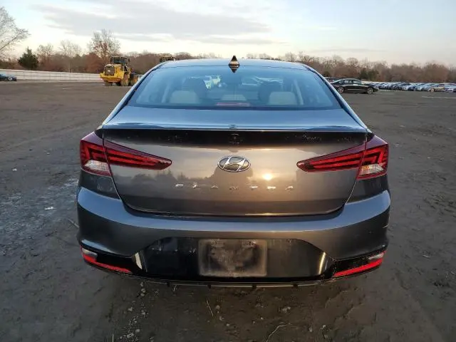 2020 HYUNDAI ELANTRA SEL  
