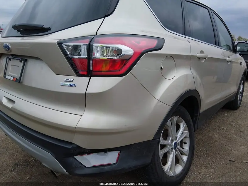 2017 FORD ESCAPE SE