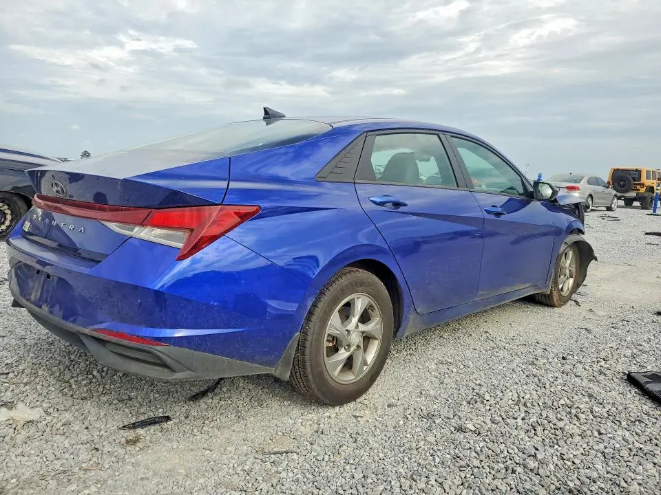 2022 HYUNDAI ELANTRA SE  