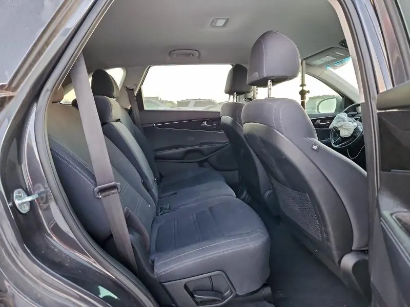 2018 KIA SORENTO LX  
