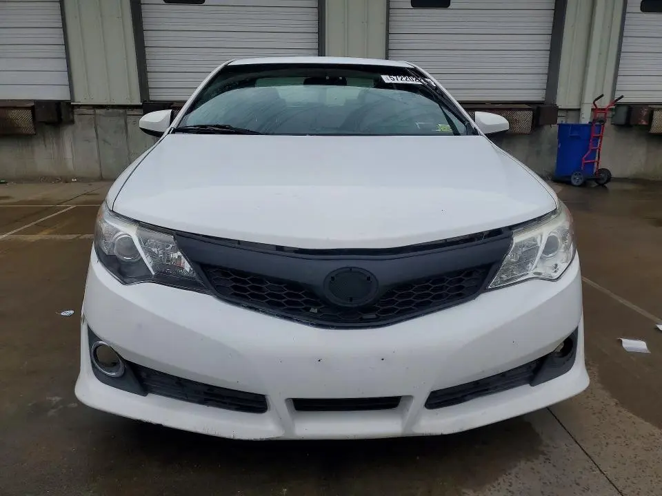 2012 TOYOTA CAMRY SE  