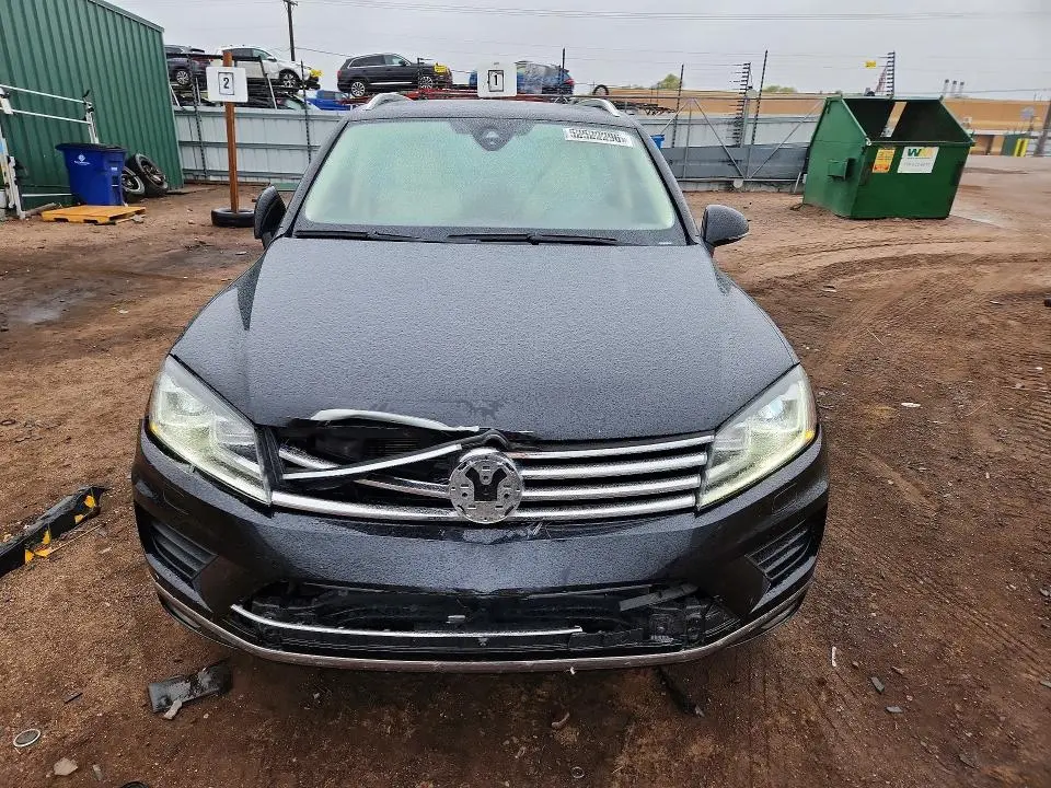 2017 VOLKSWAGEN TOUAREG EXECUTIVE  