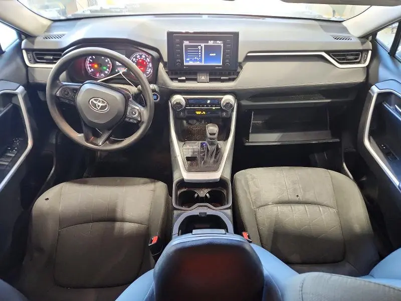 2021 TOYOTA RAV4 XLE  