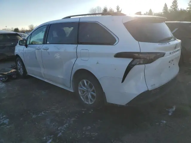 2024 TOYOTA SIENNA LE