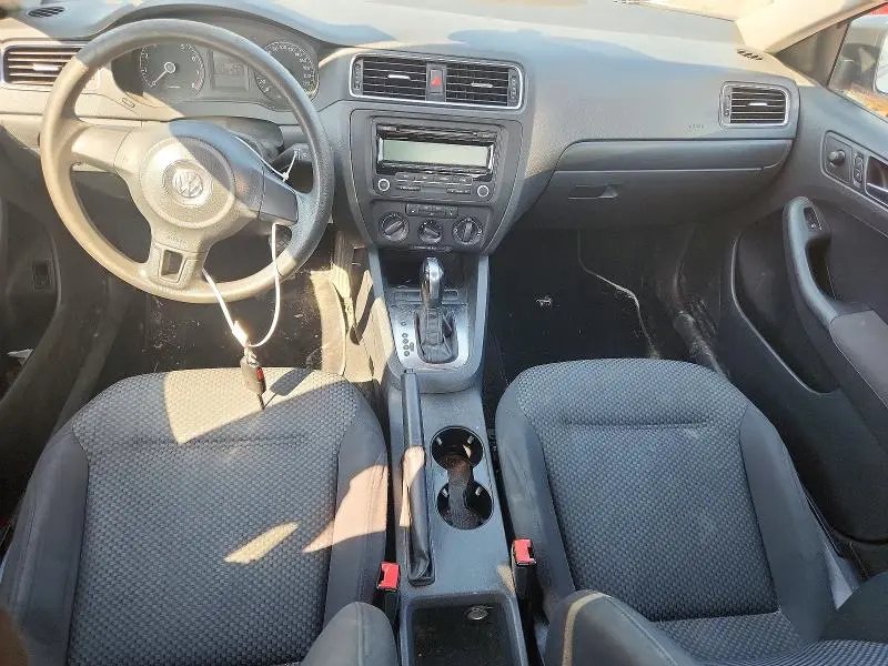 2011 VOLKSWAGEN JETTA BASE  