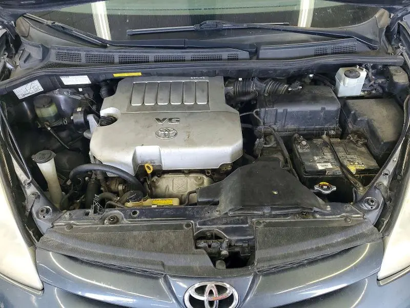 2010 TOYOTA SIENNA LE 7-PASSENGER  