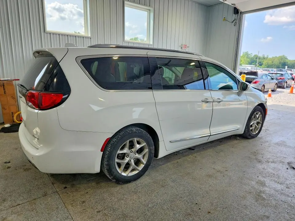 2018 CHRYSLER PACIFICA LIMITED  