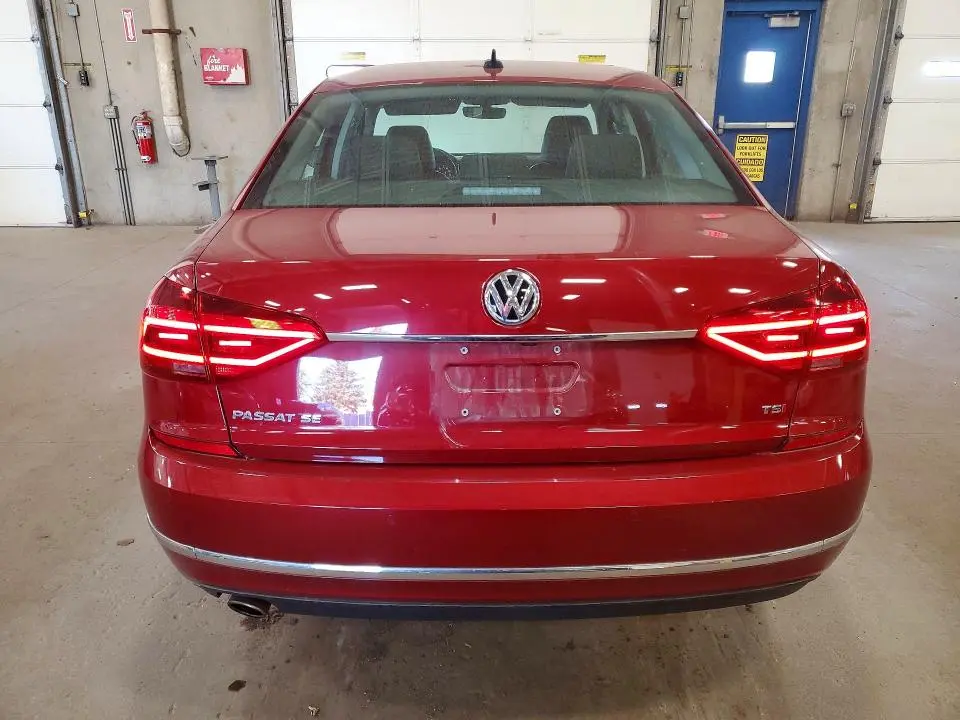 2018 VOLKSWAGEN PASSAT SE  