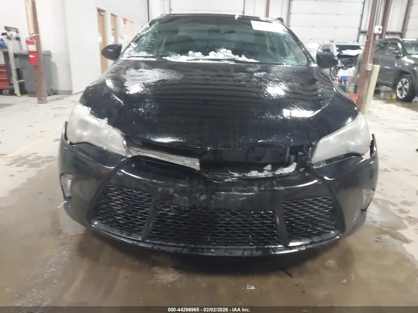 2017 TOYOTA CAMRY SE