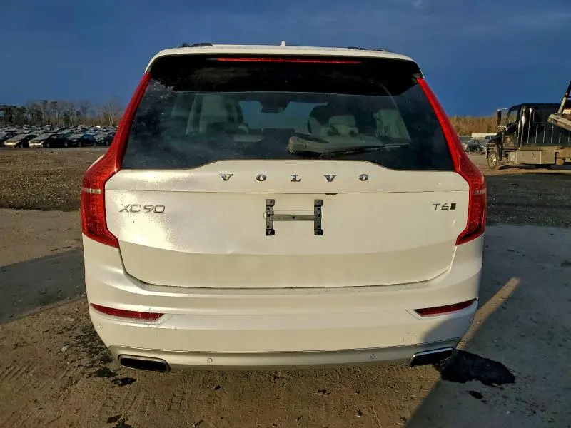 2018 VOLVO XC90 T6  