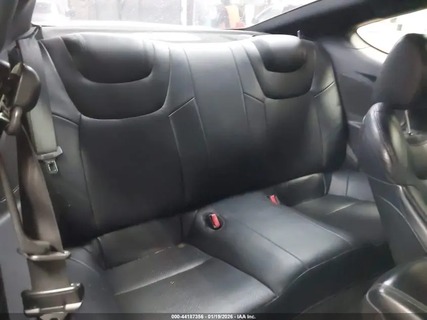 2013 HYUNDAI GENESIS 3.8 TRACK