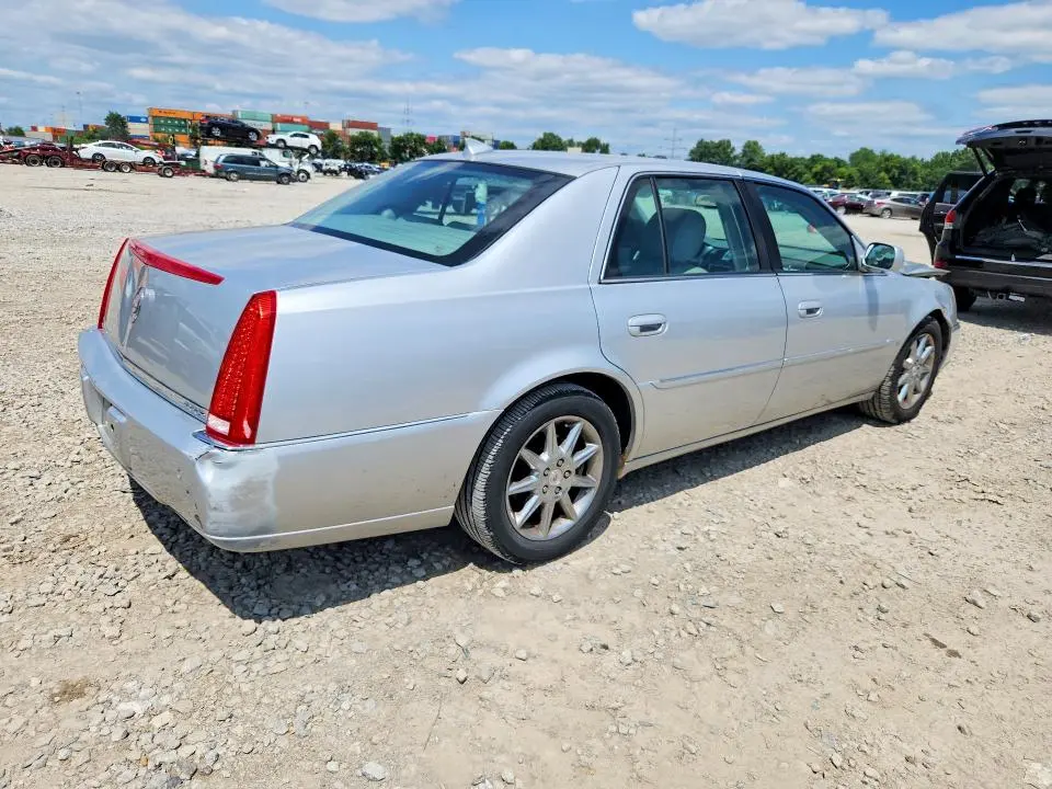 2010 CADILLAC DTS LUXURY COLLECTION  