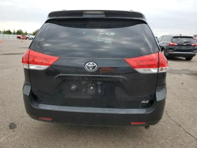 2014 TOYOTA SIENNA XLE  