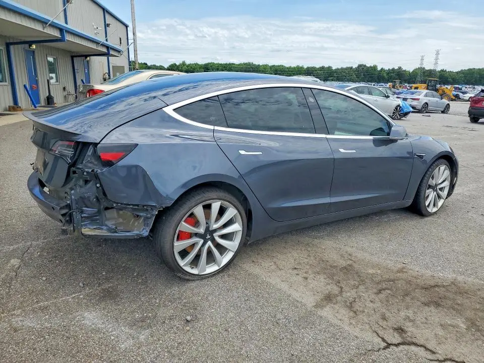 2018 TESLA MODEL 3   