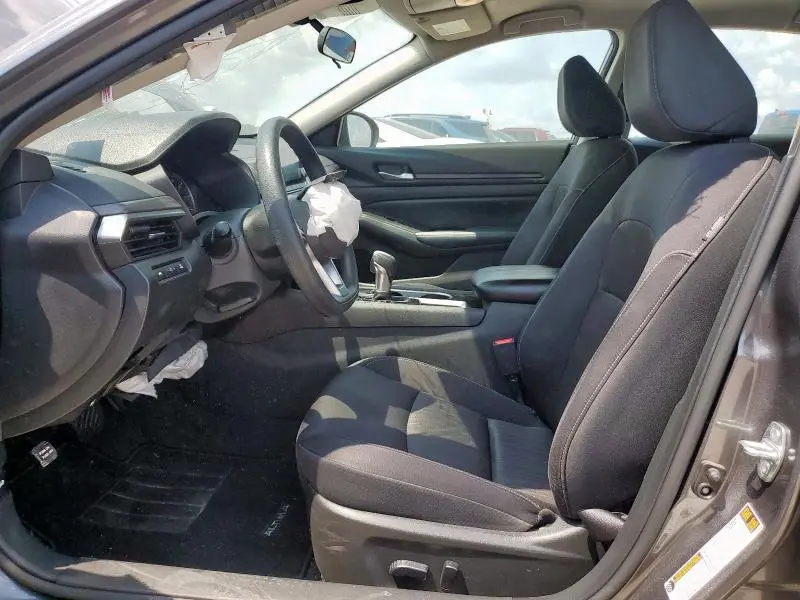 2024 NISSAN ALTIMA SV  