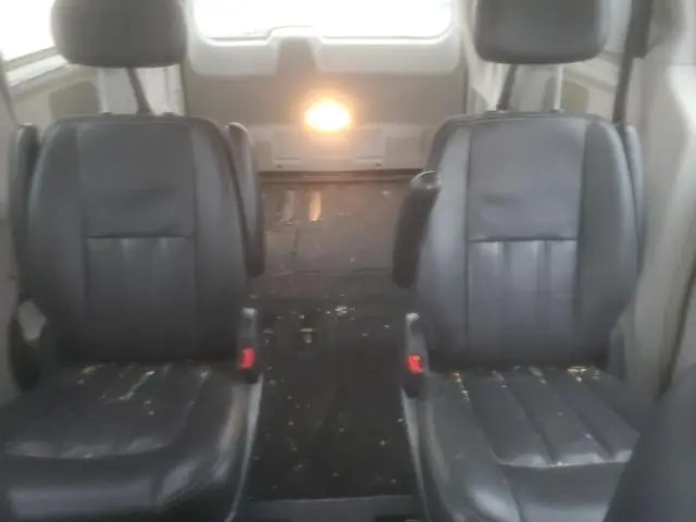 2010 CHRYSLER TOWN & COUNTRY TOURING PLUS  