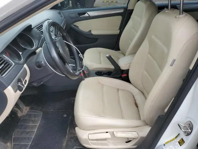 2017 VOLKSWAGEN JETTA SE  