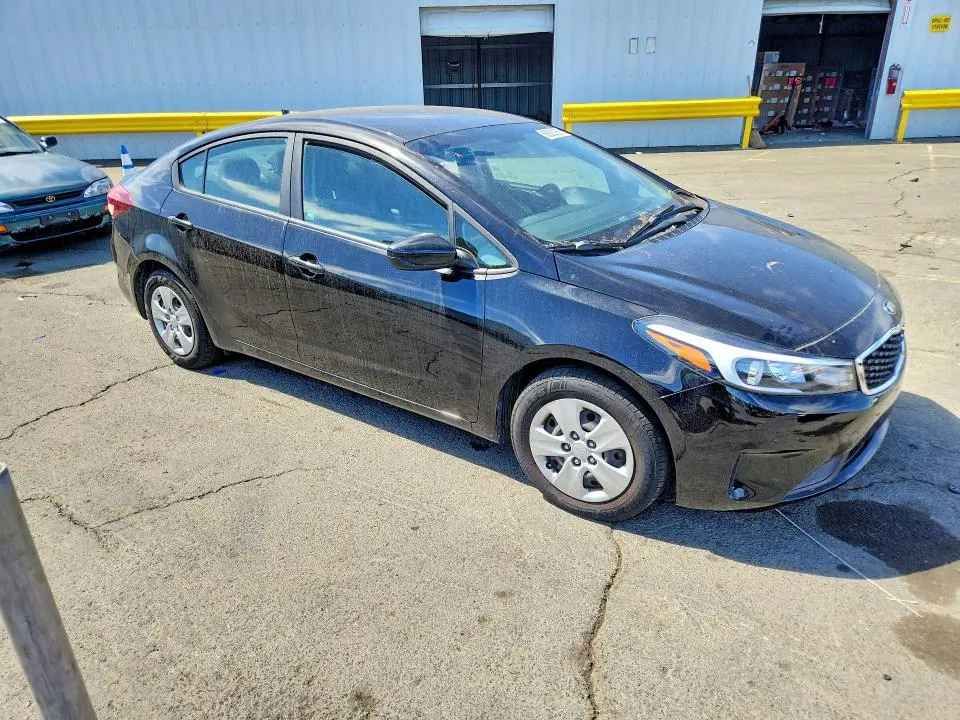 2017 KIA FORTE LX  